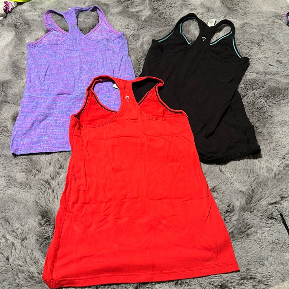 Bundle of 3 Tank tops